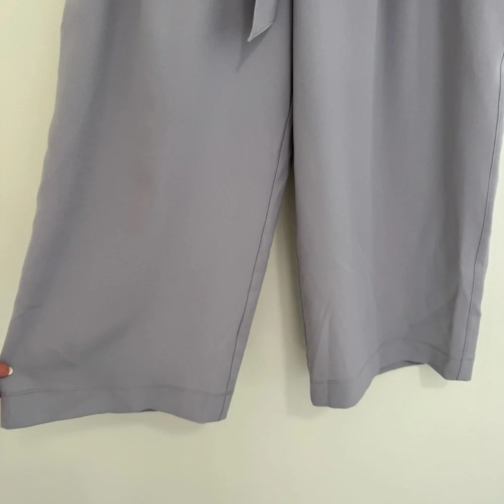 Lululemon Noir Crop in Silverscreen - Picture 5 of 6